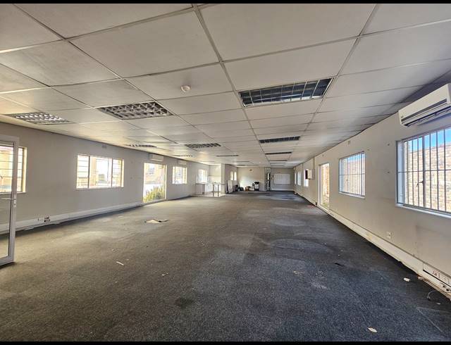 9,058M² WAREHOUSE FOR SALE IN TUNNEY